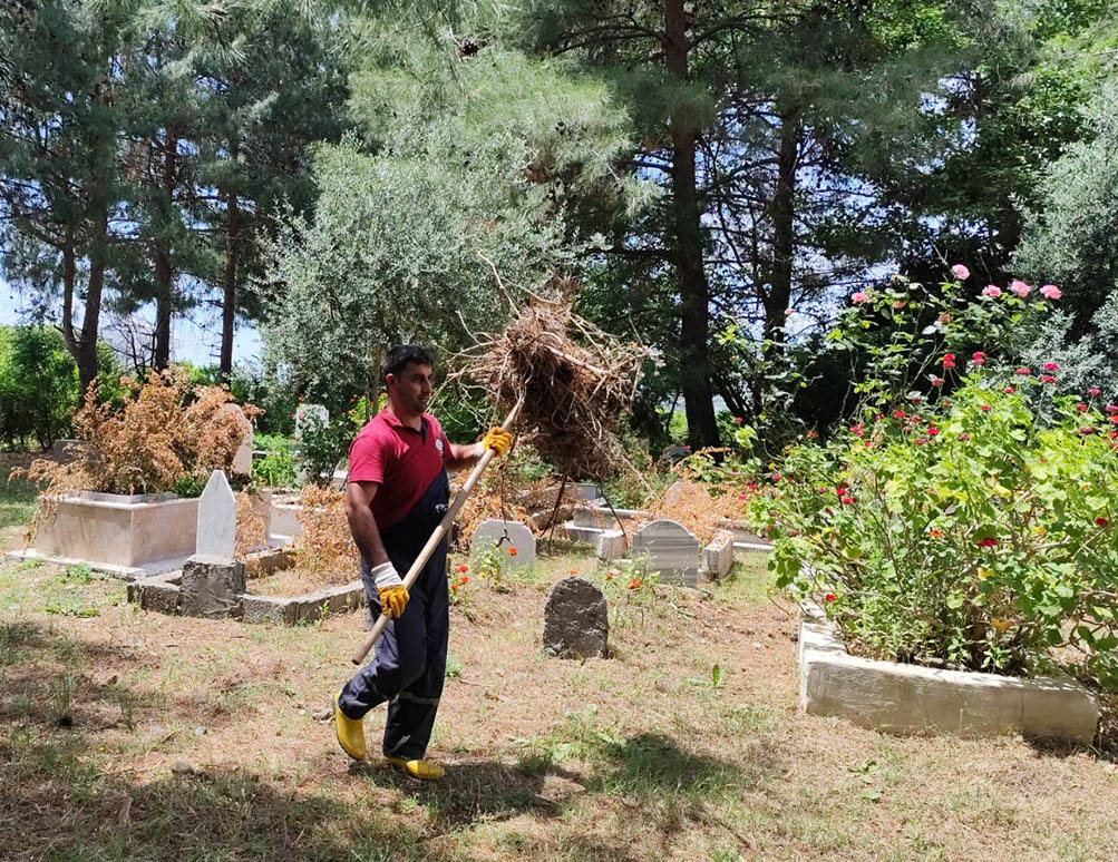 HBB’DEN MEZARLIKLARDA KURBAN BAYRAMI HAZIRLIĞI