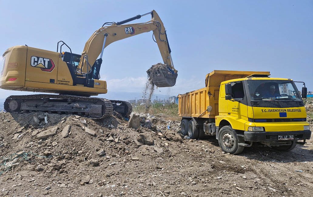 İskenderun Belediyesi ekipleri Meydan