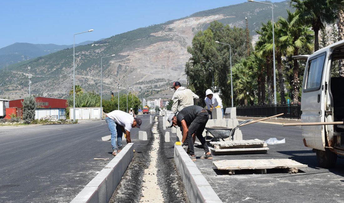 HATAY’DA YOL ÇALIŞMALARI ARALIKSIZ