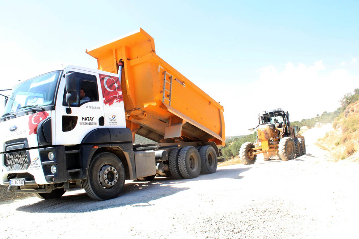 BELEN ÇAKALLI-TOPBOĞAZI ARASINDAKİ 7,5 KM’LİK YOL YENİLENİYOR