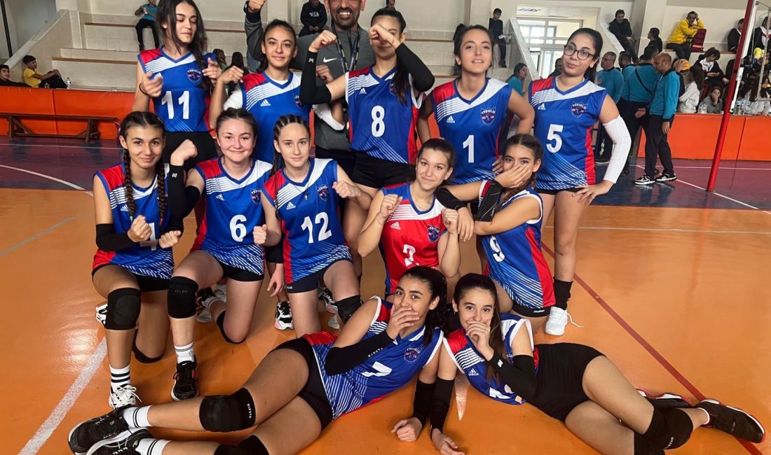 YÜKSELİŞ KOLEJİ KIZ VOLEYBOL TAKIMI BAŞARIYA KOŞUYOR