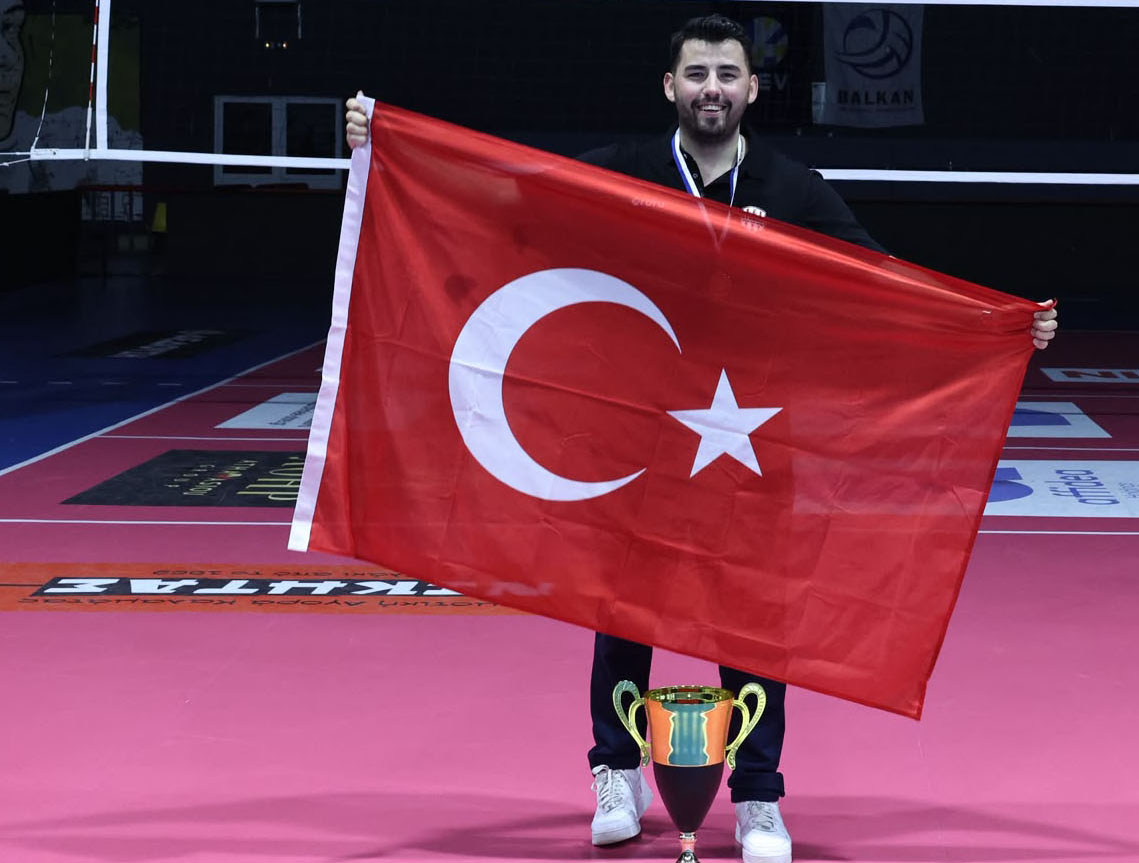 Balkan şampiyonu İskenderunlu antrenör Çağrı Mustafa Tan, İstanbul Gençlik Takımı