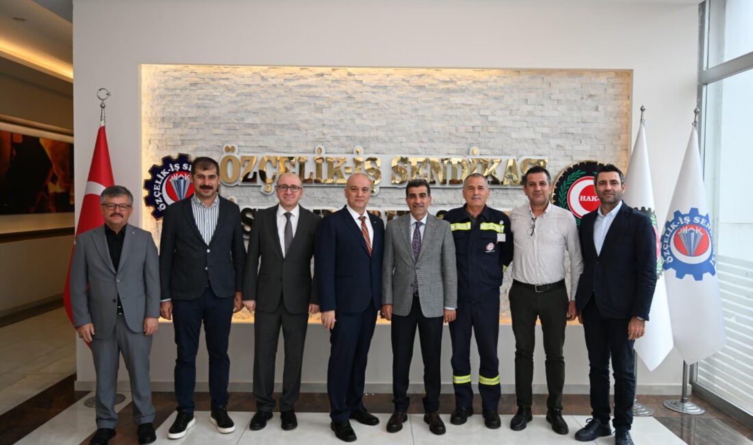 İSDEMİR Genel Müdürü Ayhan Akın; Demir Üretim Direktörü Mehmet Tellioğlu